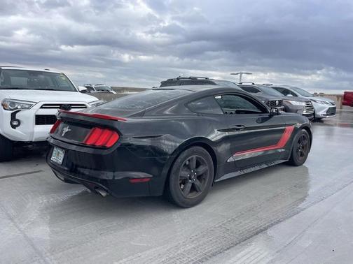 2016 Ford Mustang V6