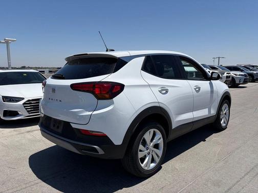 Summit White 2025 Chevrolet Trax LT