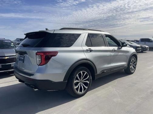 2023 Ford Explorer ST-Line