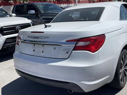 2011 Chrysler 200 S