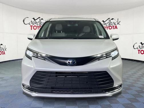 2022 Toyota Sienna XLE