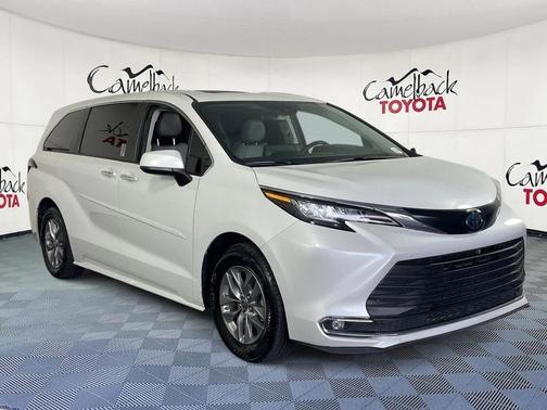 2022 Toyota Sienna XLE