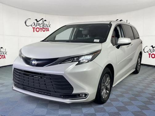 2022 Toyota Sienna XLE