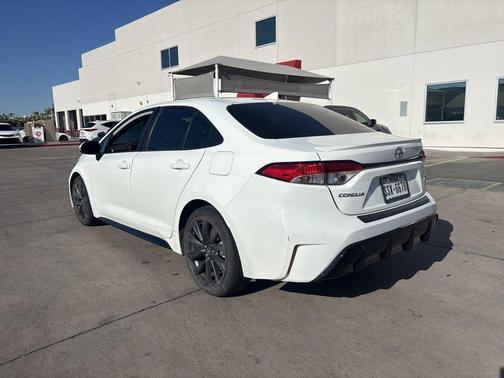 Ice Cap 2023 Toyota Corolla SE