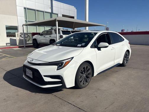 Ice Cap 2023 Toyota Corolla SE