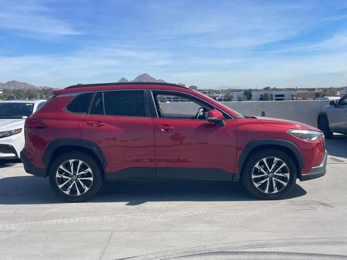 2022 Toyota Corolla Cross XLE