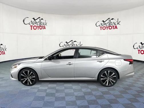 2021 Nissan Altima SR FWD