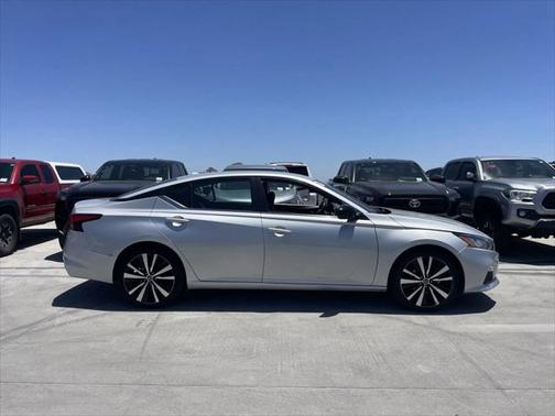 2021 Nissan Altima SR FWD