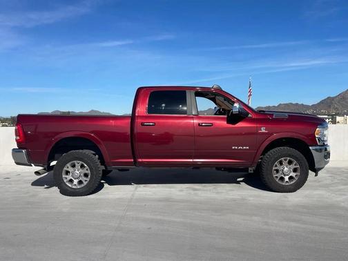 2022 RAM 2500 Laramie Crew Cab 4x4 6'4' Box