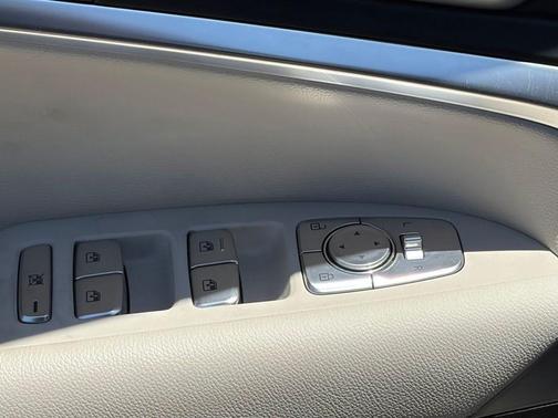 Makalu Gray 2025 Genesis G70 2.5T AWD