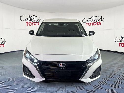 Glacier White 2025 Nissan Altima 2.5 SV