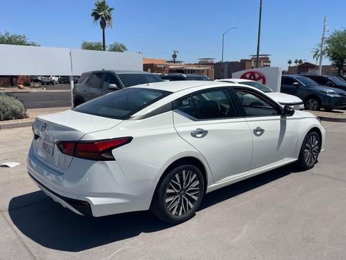 Glacier White 2025 Nissan Altima 2.5 SV