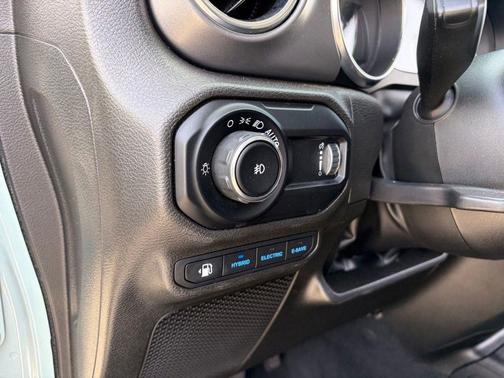Earl Clearcoat 2023 Jeep Wrangler 4xe Rubicon