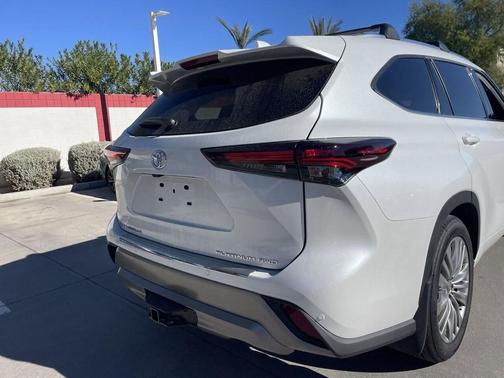 2026 Toyota Highlander Platinum