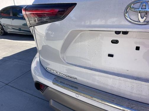 2026 Toyota Highlander Platinum