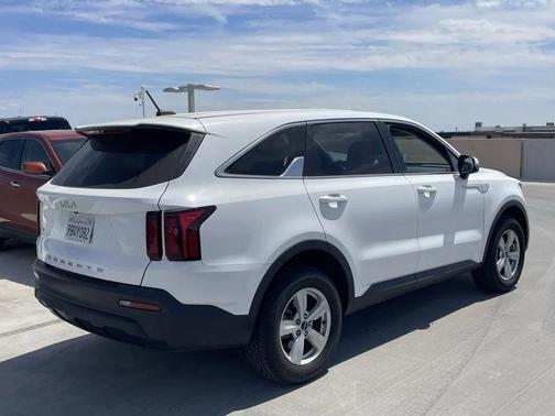 2022 Kia Sorento LX