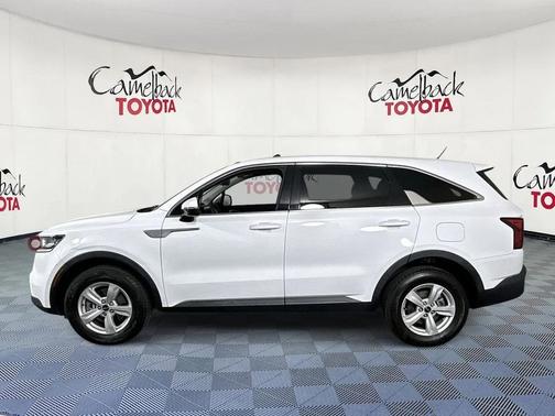 2022 Kia Sorento LX