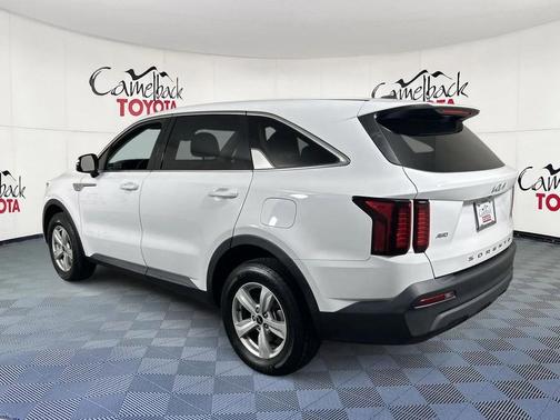 2022 Kia Sorento LX