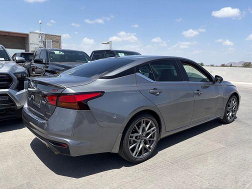 Gun Metallic 2023 Nissan Altima SR VC-Turbo FWD
