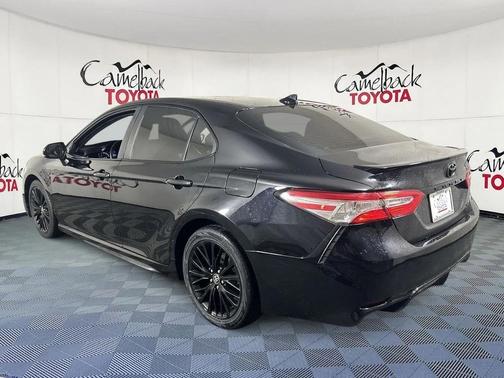 2020 Toyota Camry SE