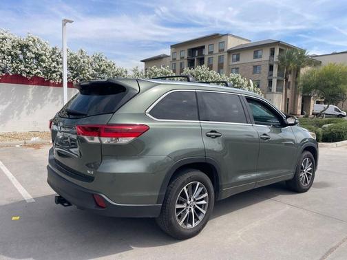 Alumina Jade 2018 Toyota Highlander XLE
