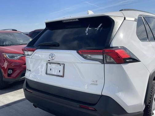 2019 Toyota RAV4 LE