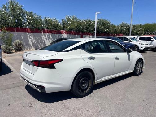 Glacier White 2021 Nissan Altima S FWD