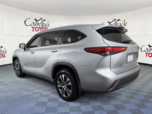 Celestial Silver 2023 Toyota Highlander XLE