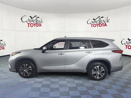 Celestial Silver 2023 Toyota Highlander XLE