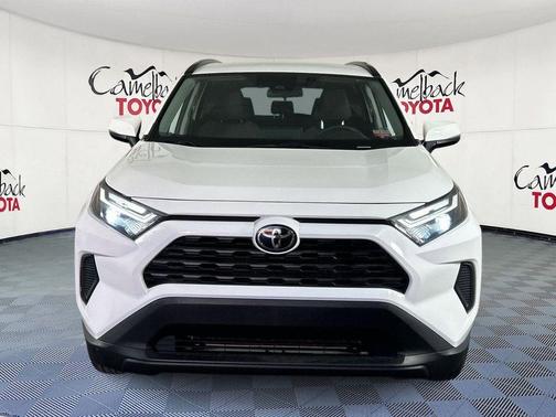 Ice Cap 2024 Toyota RAV4 XLE