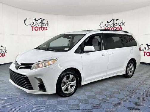 2020 Toyota Sienna LE