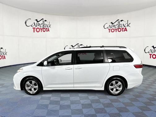 2020 Toyota Sienna LE