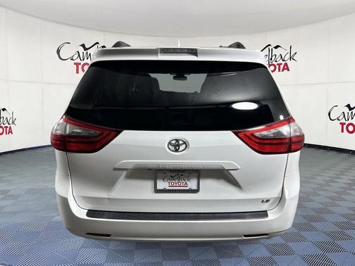 2020 Toyota Sienna LE