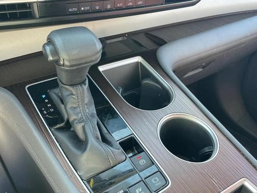 2023 Toyota Sienna LE