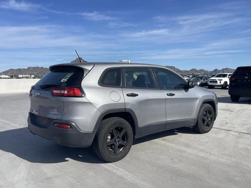 2017 Jeep Cherokee Sport