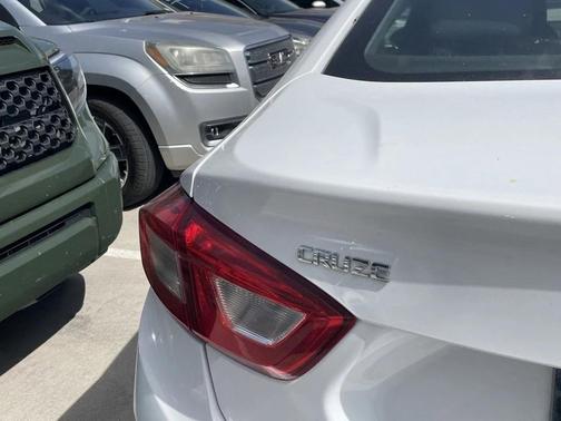 2019 Chevrolet Cruze LS