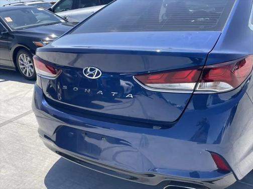 2018 Hyundai SONATA SE