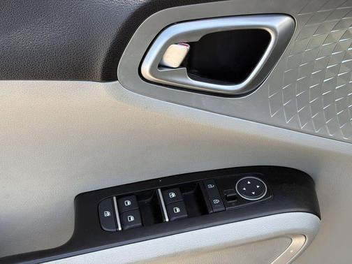 Fusion Black 2023 Kia Soul LX