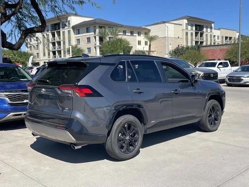 2025 Toyota RAV4 Hybrid SE