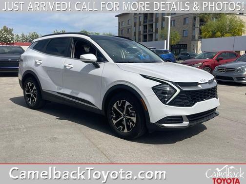 Glacial White Pearl 2025 Kia Sportage EX