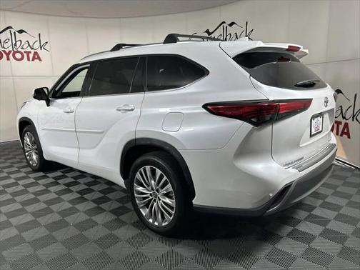 2023 Toyota Highlander Platinum