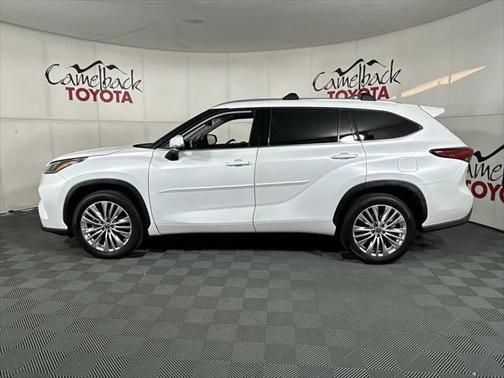2023 Toyota Highlander Platinum