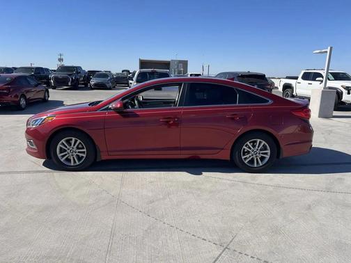 2016 Hyundai SONATA SE