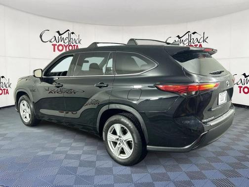 2022 Toyota Highlander L