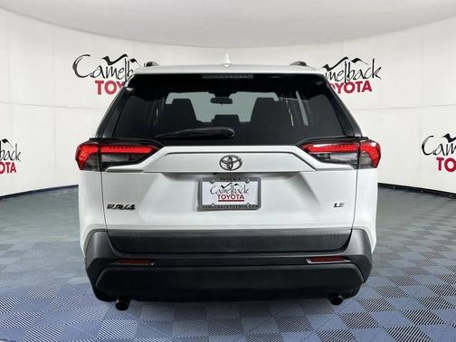 2020 Toyota RAV4 LE