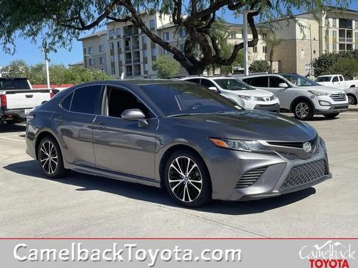 2020 Toyota Camry SE