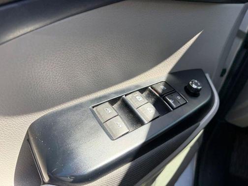 Celestial Silver Metallic 2018 Toyota Highlander LE