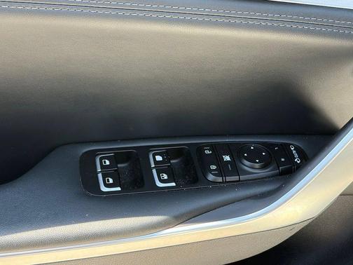 Snow White Pearl 2018 Kia Stinger GT2