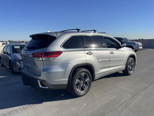 2019 Toyota Highlander Limited Platinum