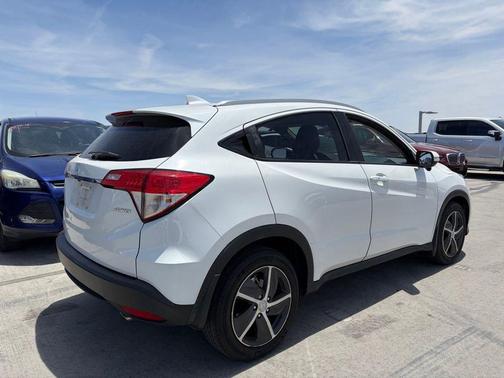 Platinum White Pearl 2022 Honda HR-V EX
